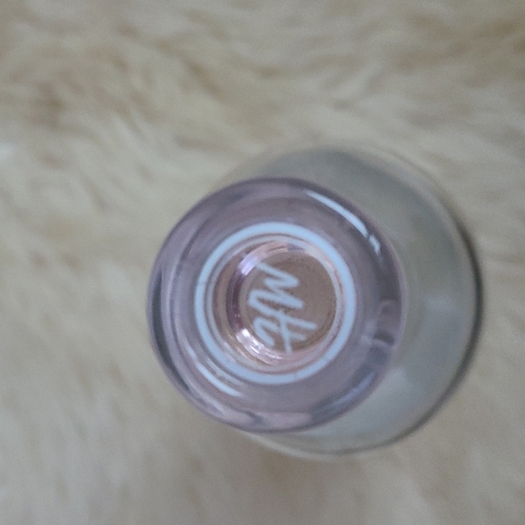 Bon Jovi Hampton Water Rose Wine Bottle - Picture 5 of 13